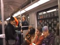 خنده بدون دلیل