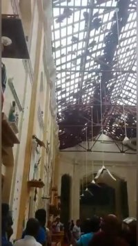 انفجار شش بمب در سریلانکا (حاوی تصاویر دلخراش)