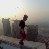 طناب بازی بر لبه مرگ