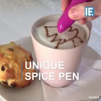 قلم طراحی بر روی غذا و یا نوشیدنی