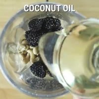 دسر بادام هندی با تمشک