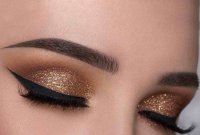 آموزش 15 مدل میکاپ چشم و طریقه کشیدن خط چشم