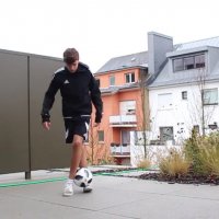 فری استایل با توپ فوتبال