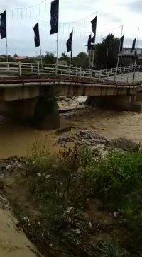 تخریب پل اصلی شهر اسالم