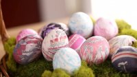 تخم مرغ های عیدتون رو اینطوری رنگ کنید!