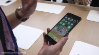 نگاه نزدیک به آیفون 8 و 8 پلاس اپل (The Verge)