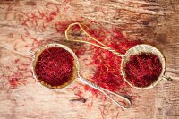 دم کردن زعفران با اب جوش یا یخ - زرخونه