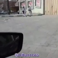 تردد عادی با کلاشینکف در سطح شهر اهواز !