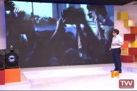  حالا خورشید - پیکر عباس کیارستمی بر دستان پرمهر مردم