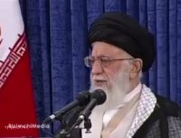 رهبر انقلاب: مخاطب باید های رئیس جمهور خود ایشان هستند!