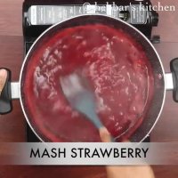 طرز تهیه مربای مارمالاد توت فرنگی