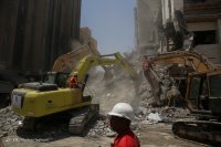 ادامه آواربرداری از متروپل آبادان در نهمین روز