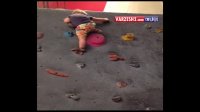 کودک چند ماهه و صخره نوردی حرفه ای