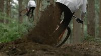 فیلم پرش از کوه با دوچرخه