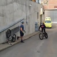 حرکت نمایشی دو موتور تریال