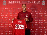 ویرجیل فن دایک تا سال 2025 با لیورپول تمدید کرد