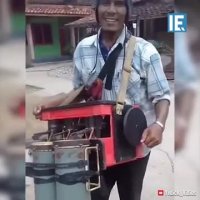 دستگاهی با قابلیت چند صدای هم زمان