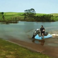 طراحی موتور دو منظوره برای آب و خشکی