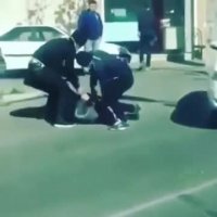 زورگیری چند جوان از یک زورگیر معروف