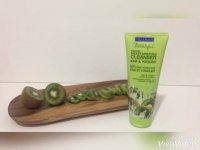 نقد و بررسی کرم مرطوب کننده ماست و کیوی فریمن | روشا