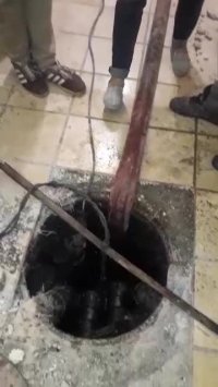عملیات تخلیه چاه فاضلاب در تهران با 80 متر لوله کشی