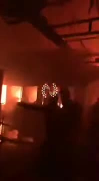 اتش سوزی گسترده بازار تاریخی تبریر شنیده شدن صدای انفجارهای پی در پی در بازار