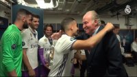 King Juan Carlos congratulates the squad in the dressing room