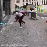 وقتی دوتا دیوونه پیدا میشن و با مردم شوخی میکنن:)))