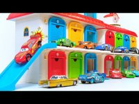 ماشین بازی کودکانه پسرانه مک کویین ها : پارکینگ با سرسره و آسانسور