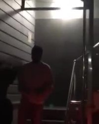 لی مین هو امروز درحال خروج از محل خدمتش