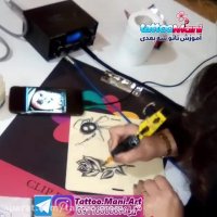 تمرین تتو گل توسط هنرجوی خانم