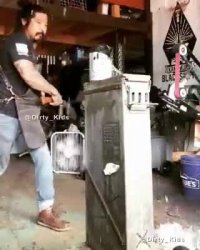 چالش بطری اعصاب ندارن ملت