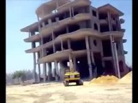 تخریب عجیب سازه بتنی!؟