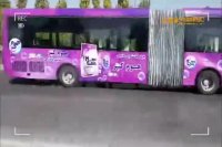 حضور زنان پشت درهای آزادی ساعاتی قبل از بازی ایران و کامبوج