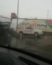 سقوط پل عابر پیاده در جاده رشت به انزلی