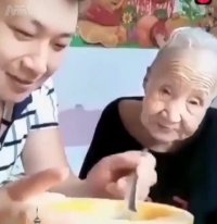 شوخی نوه ها با مادر بزرگهاشون