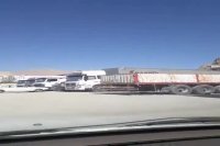 کامیون داران ماشین های خود را به دلیل اعتصاب در پارکینگ ها نگه داشته اند