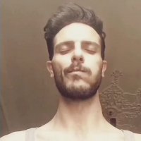 نواختن موسیقی با حرکات صورت