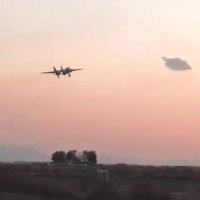 اجرای مانور بارل رول توسط جنگنده F14 تامکت ارتش جمهوری اسلامی ایران